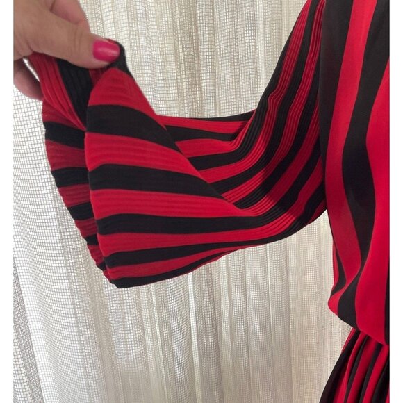 Vintage 1970s dress, black red striped long sleeves, shirtdress, elastic waist - Picture 4 of 9